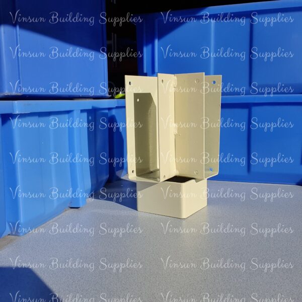 Corner Bracket W/Base 90